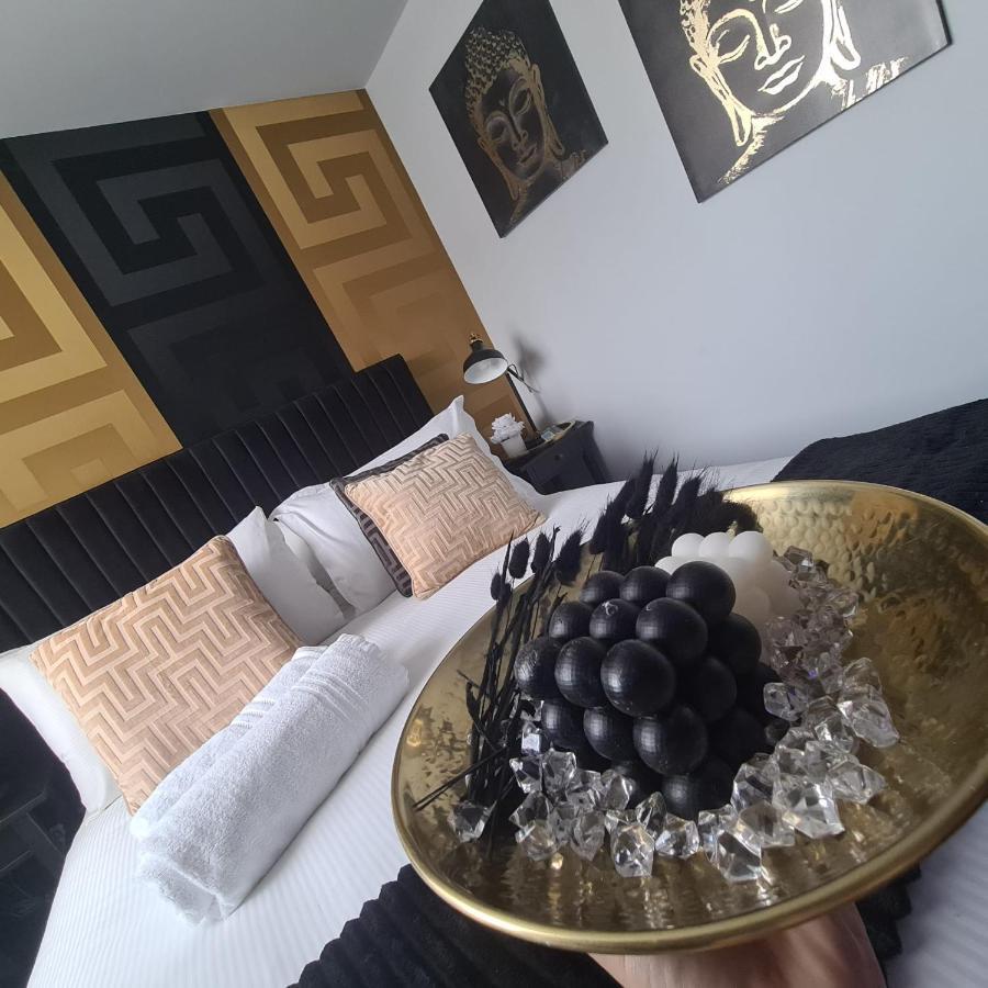 Apartment Luxury 9ine Penthouse With Garden & Jacuzzi