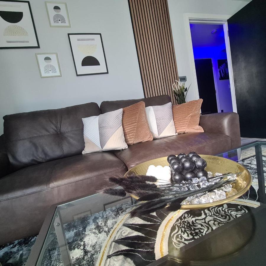 Luxury 9ine Penthouse With Garden & Jacuzzi *