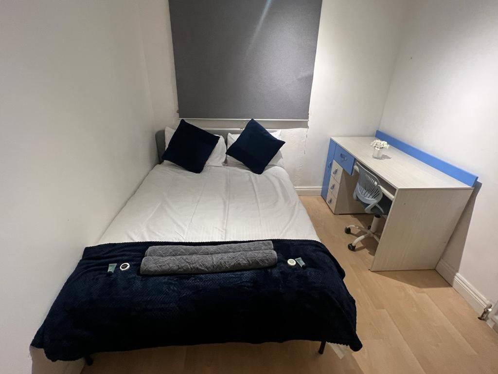 Indulge Hockley Hotel - With Free Front Parking - 10 Min Drive To Birmingham City Centre Bull Ring, Grand Central, Tesco Superstore, Primark & Commonwealth Games *
