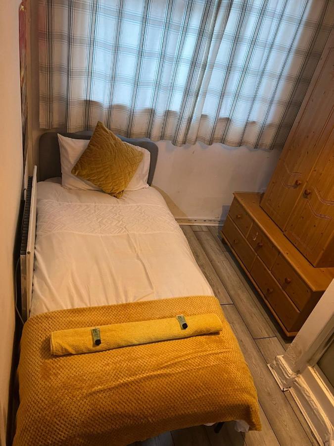 Indulge Hockley Hotel - With Free Front Parking - 10 Min Drive To Birmingham City Centre Bull Ring, Grand Central, Tesco Superstore, Primark & Commonwealth Games Birmingham