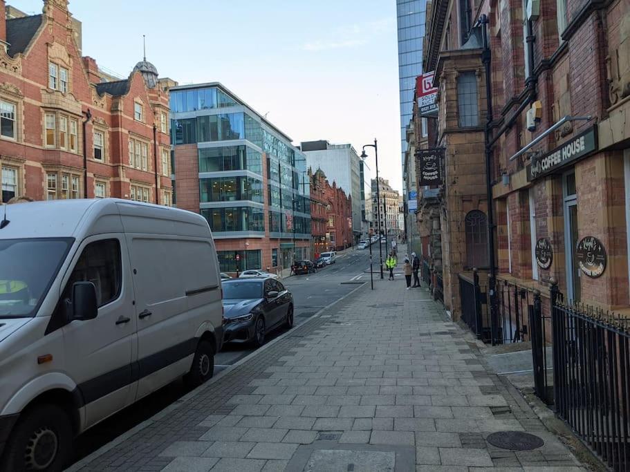 Business Bliss - Birmingham's Premier Corporate Apartment *