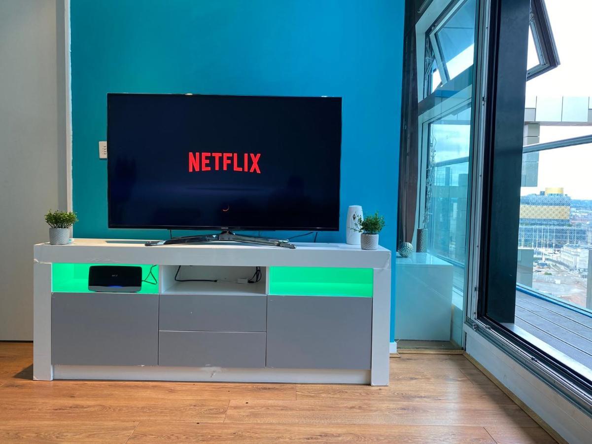 Elegant One Bedroom With Balcony Recently Refurbished Netflix And Smoking Allowed *