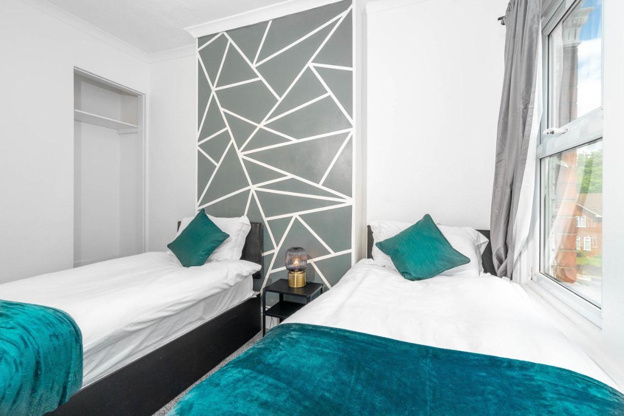 2 Bed House/edgbaston/families/contractors/parking Birmingham