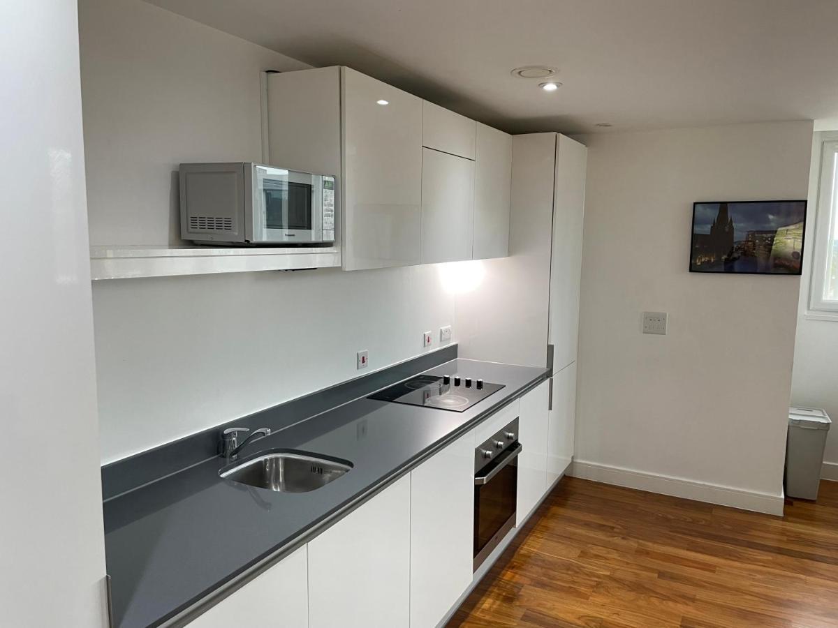 Luxe 2 Bedroom High Rise * Birmingham