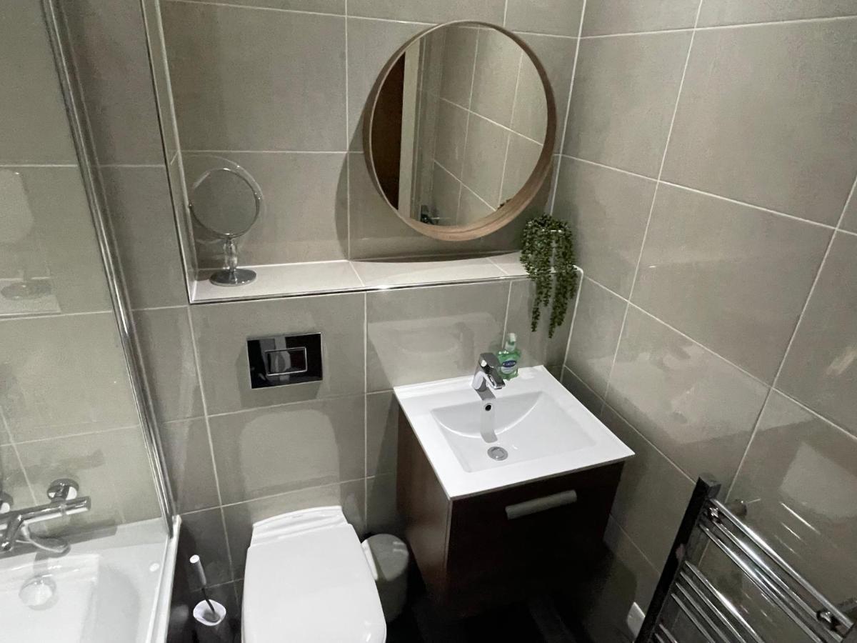 Luxe 2 Bedroom High Rise * Birmingham