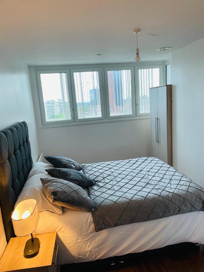 Luxe 2 Bedroom High Rise * Birmingham