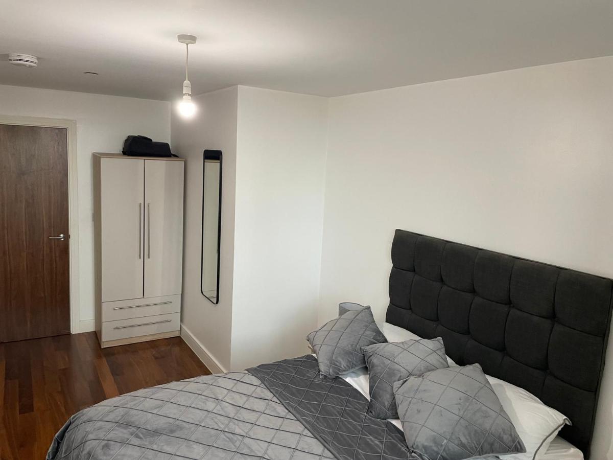 Luxe 2 Bedroom High Rise Apartment
