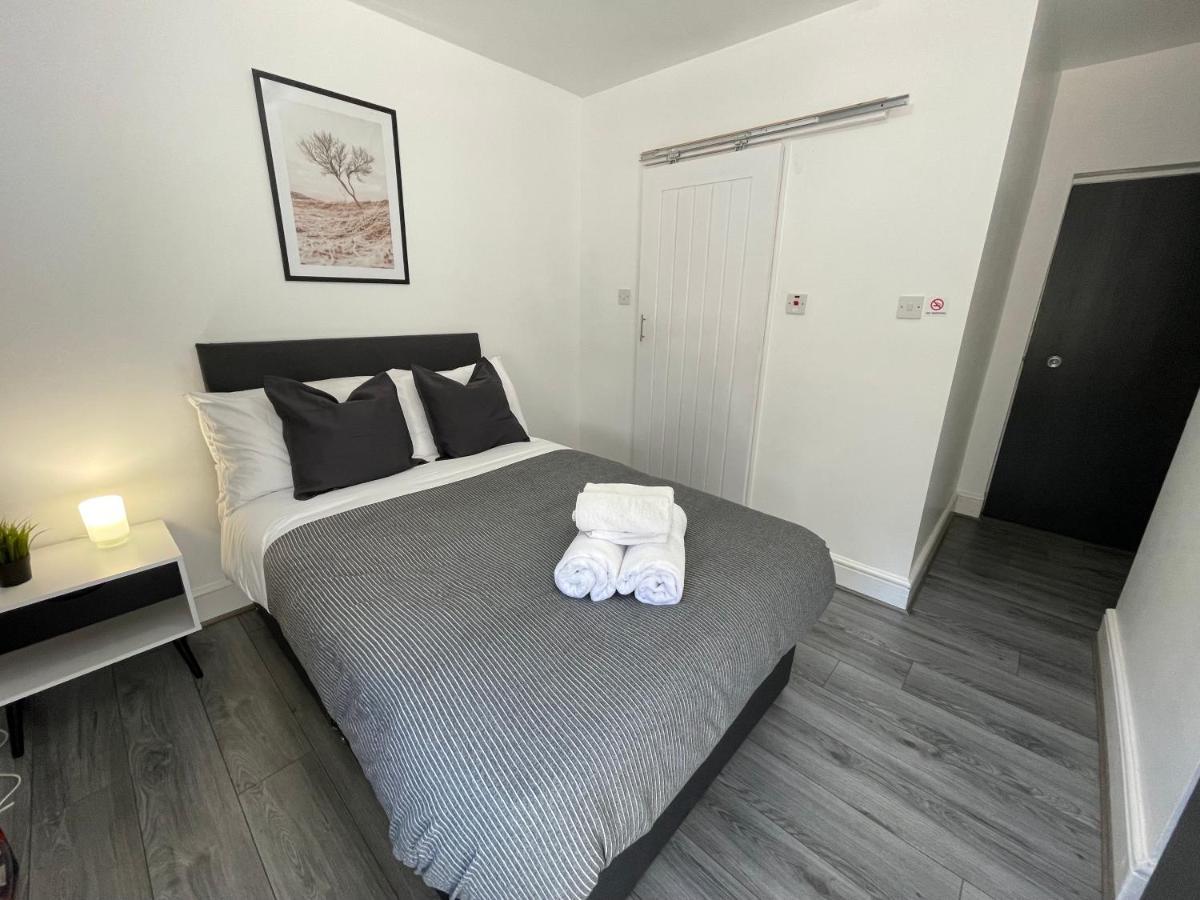Pluxa Bearwood Hotel Double Beds With Ensuite And Car Park Homestay Birmingham