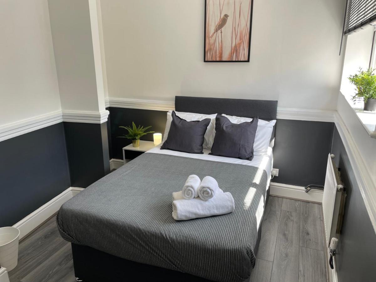 Homestay Pluxa Bearwood Hotel Double Beds With Ensuite And Car Park Birmingham