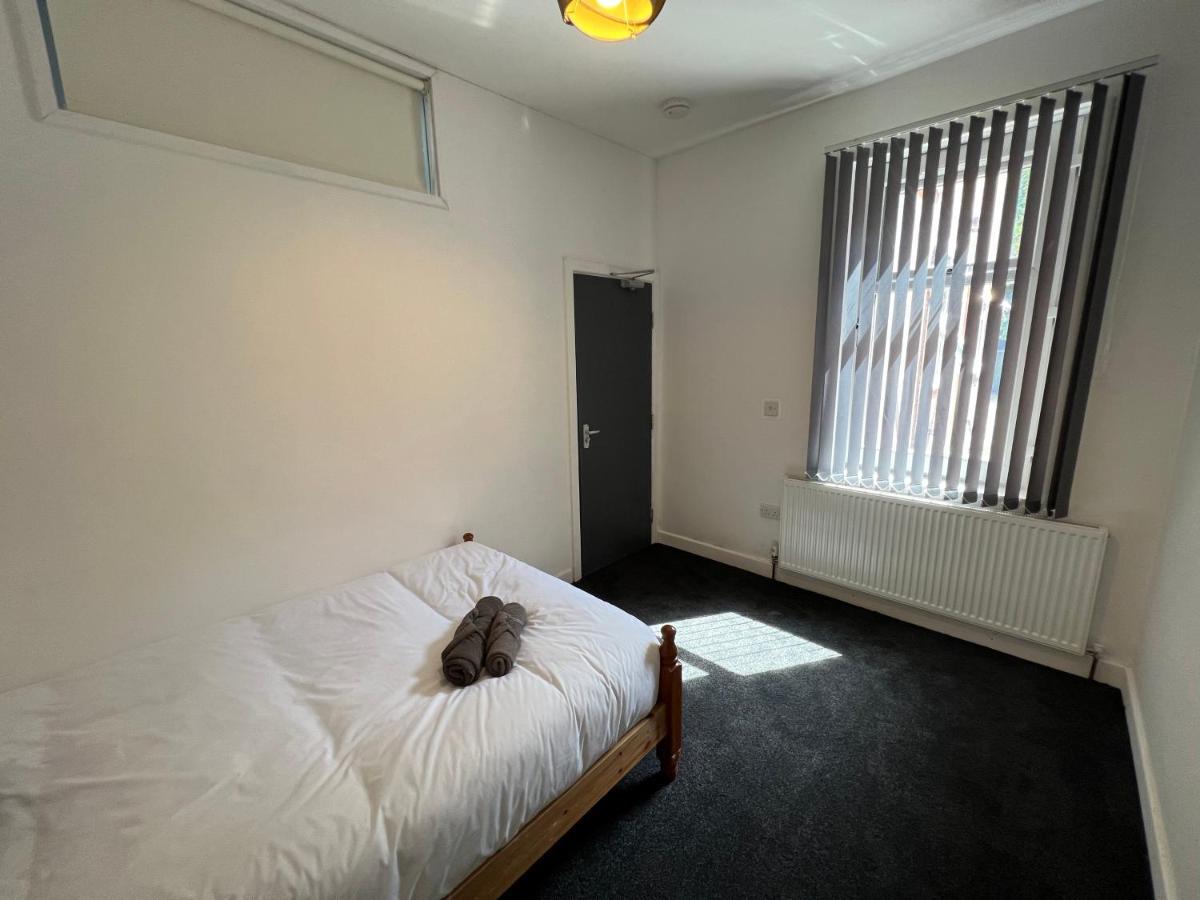 The Coach House - 5* Luxurious 4 Bedroom House * Birmingham