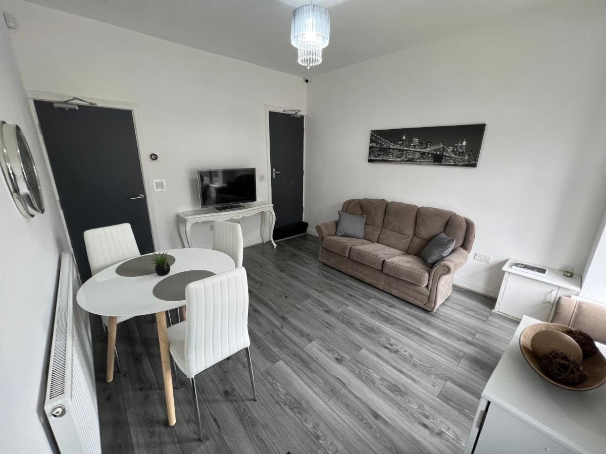 The Coach House - 5* Luxurious 4 Bedroom House Holiday home