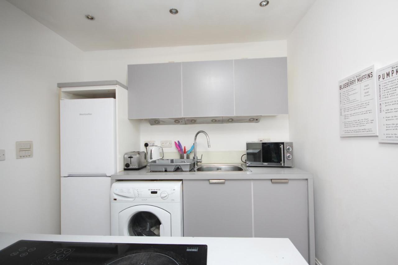 Apartment Lovely 1 Bed, Located In The Heart Of