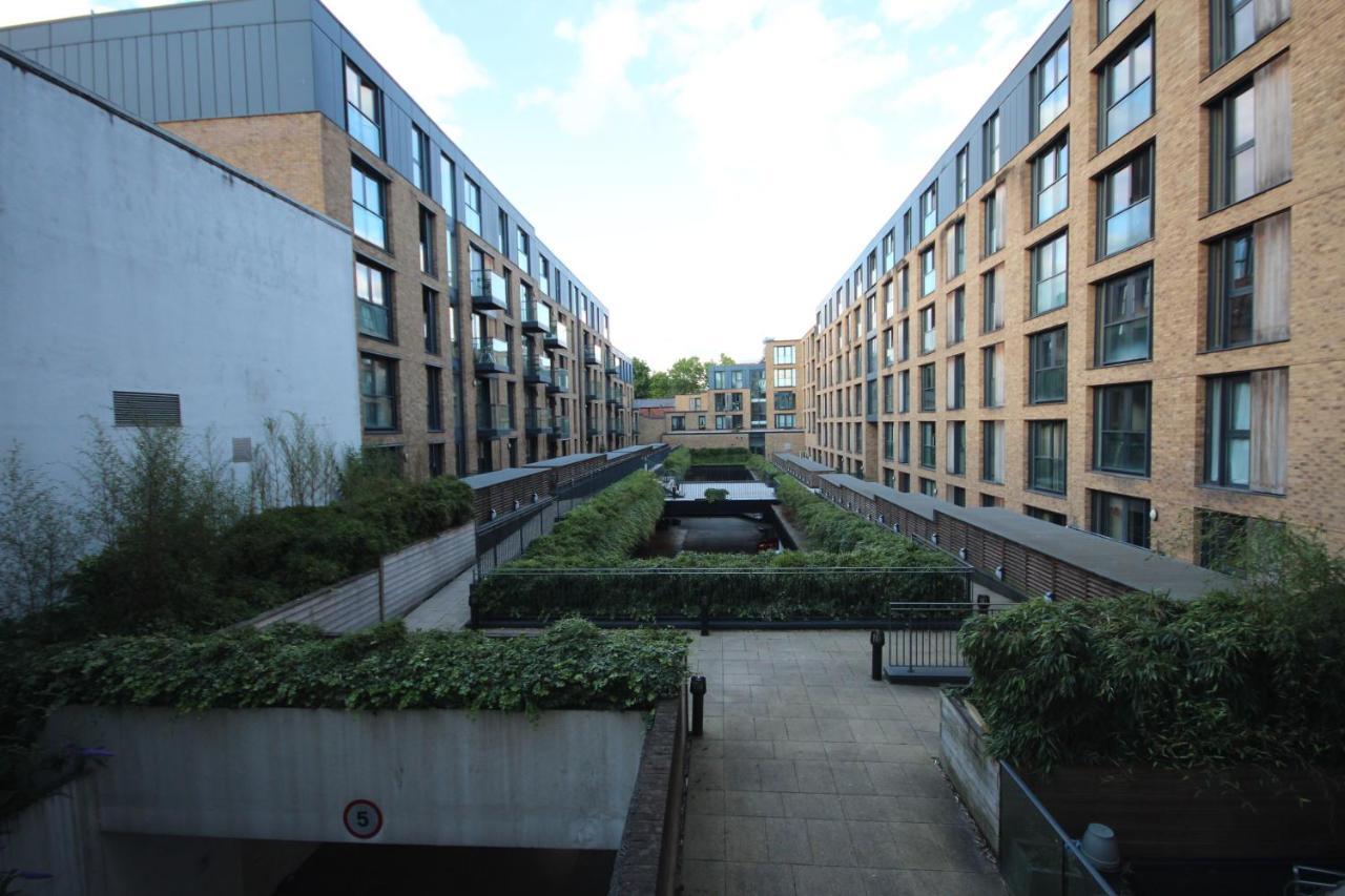 Lovely 1 Bed, Located In The Heart Of Apartment