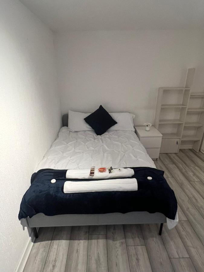 Indulge Hockley Hotel - With Free Front Parking - 10 Min Drive To Birmingham City Centre Bull Ring, Grand Central, Tesco Superstore, Primark & Commonwealth Games Hotel *
