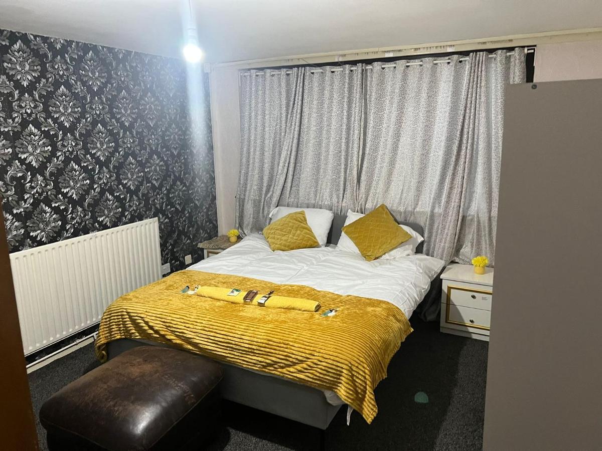 Indulge Hockley Hotel - With Free Front Parking - 10 Min Drive To Birmingham City Centre Bull Ring, Grand Central, Tesco Superstore, Primark & Commonwealth Games Hotel