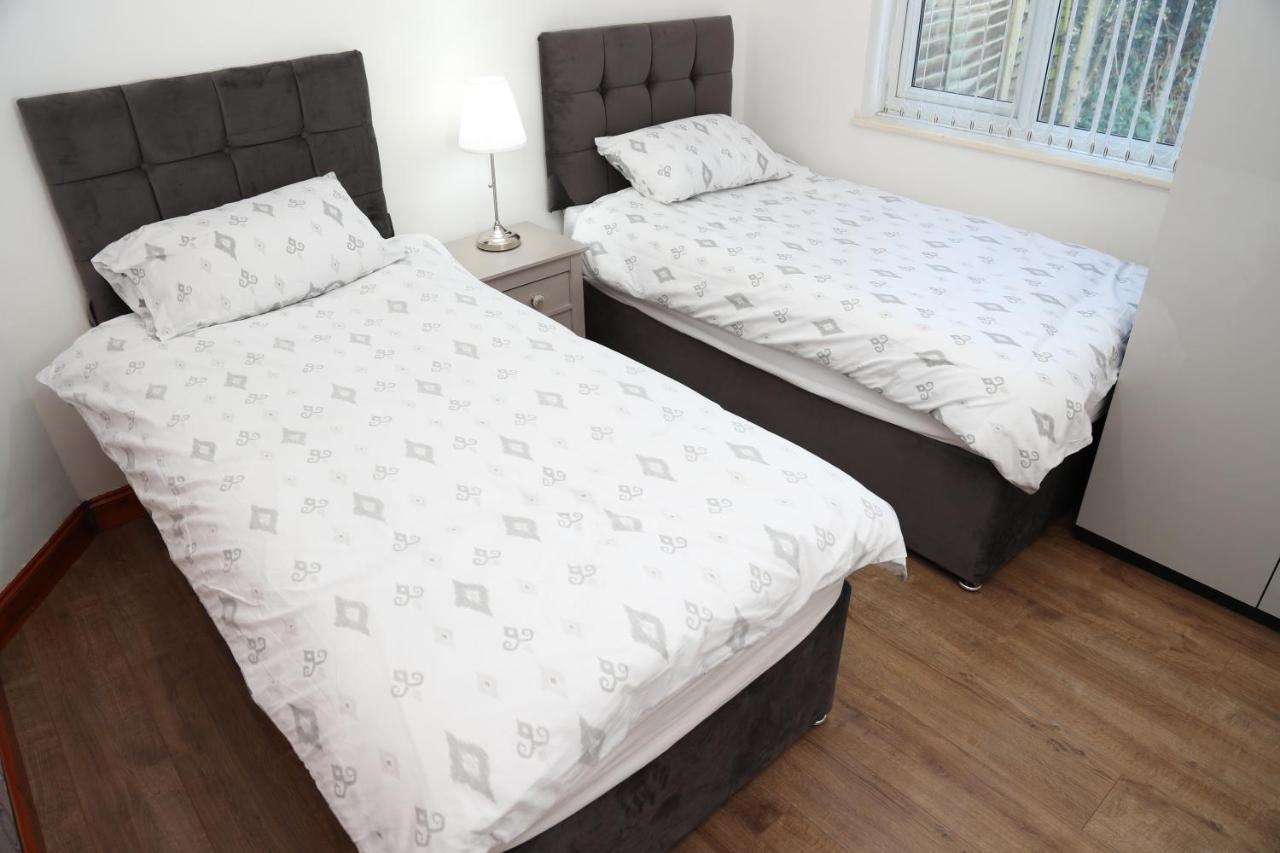 Cosy 3-bed Nec Airport Close To Amenities Holiday home *