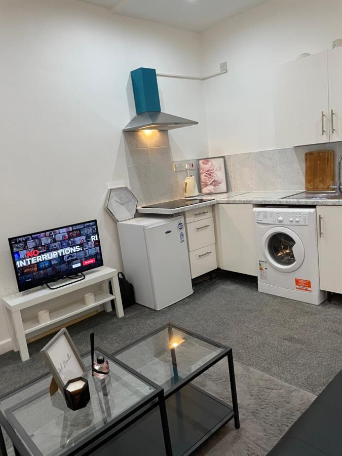 In Bham City Centre Free Parking Sleeps 3 Apartment