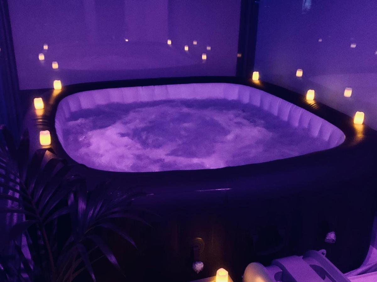 Luxury 9ine Penthouse With Garden & Jacuzzi Apartment Birmingham