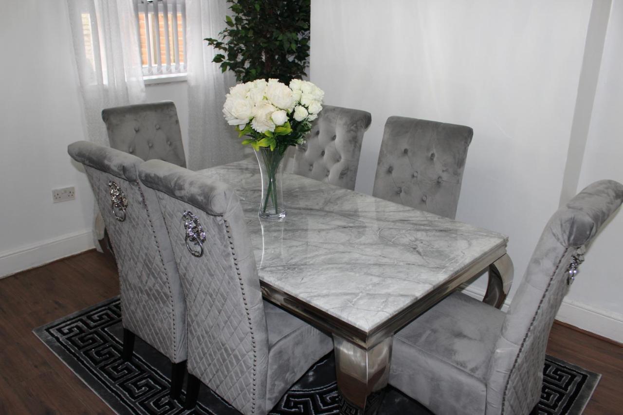 Luxury 3 Bedroom House Birmingham