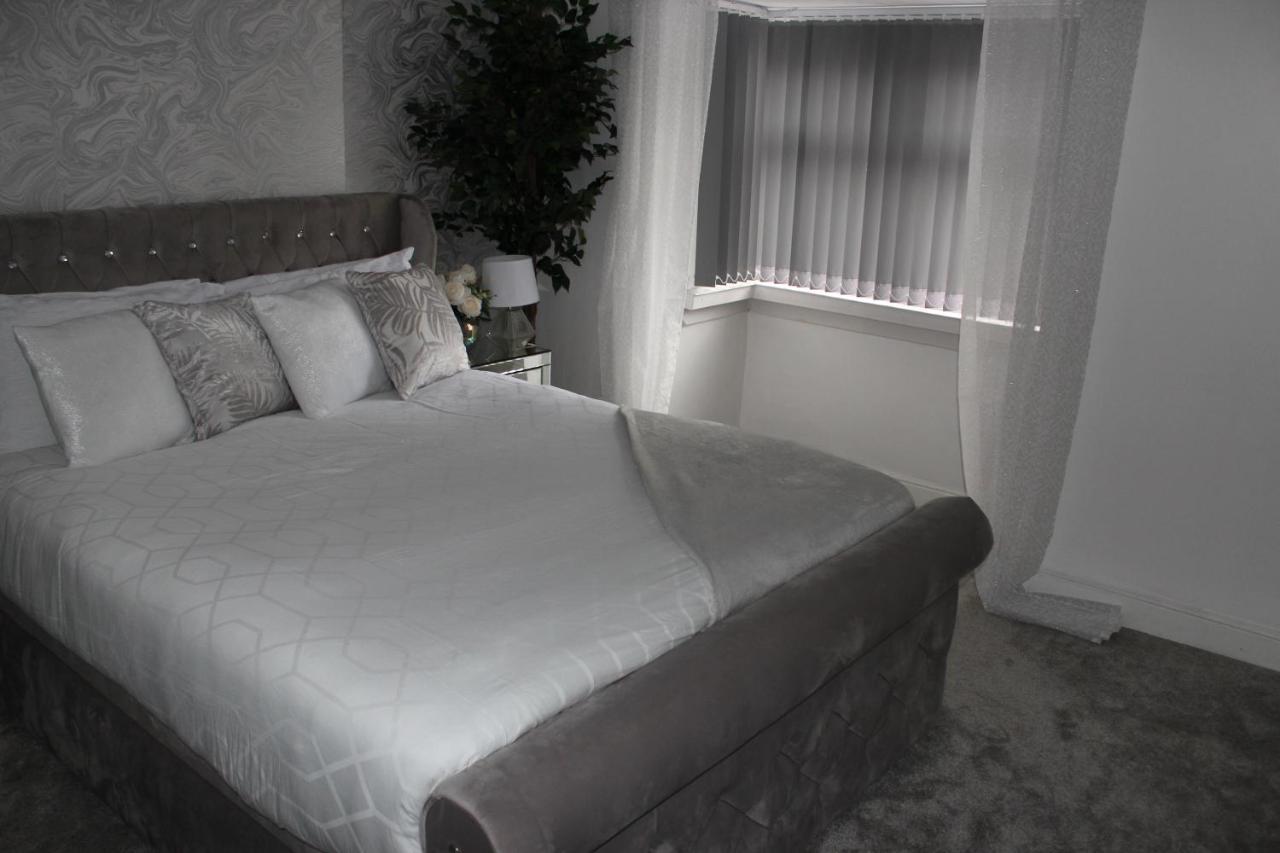 Luxury 3 Bedroom House * Birmingham