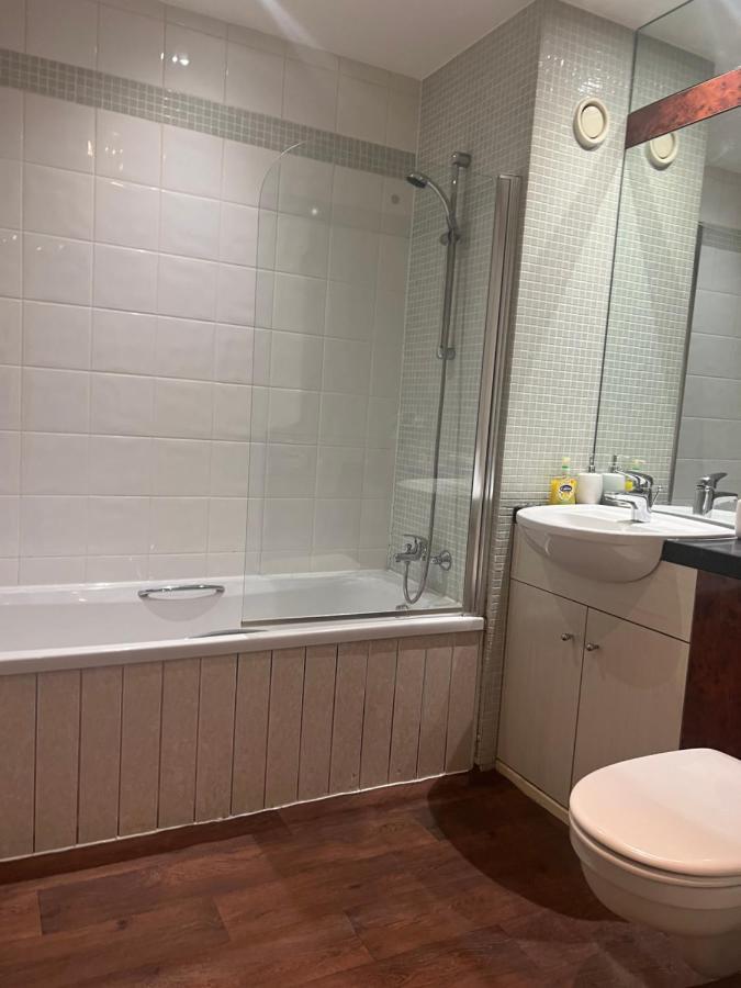 Apartment 2 Mins From National In Door Arena *