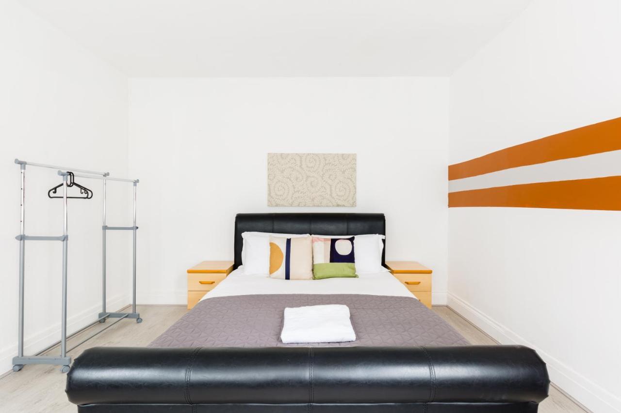Beautiful 6 Bedroom House For 17 Guests Next To Edgbaston Stadium *