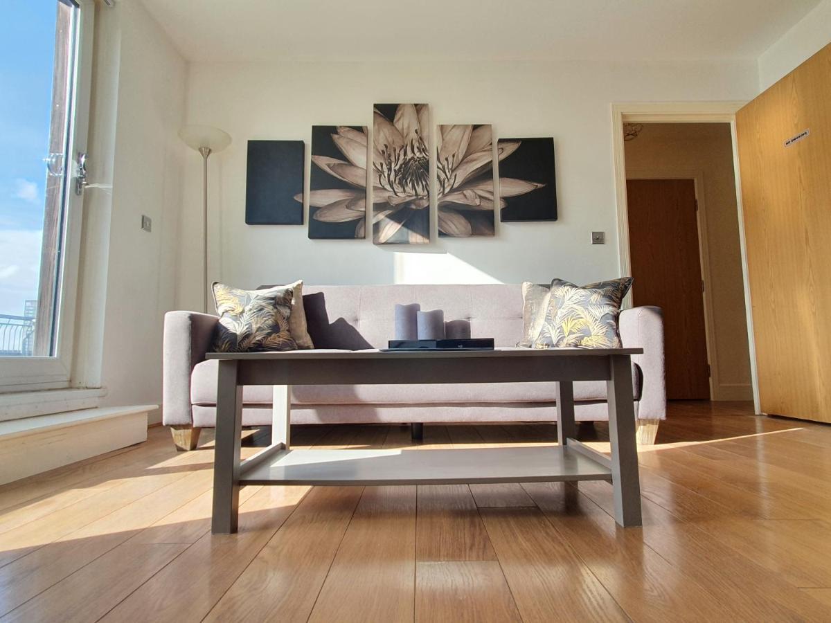 Modern 1 Bed - Postbox City Centre Apartment