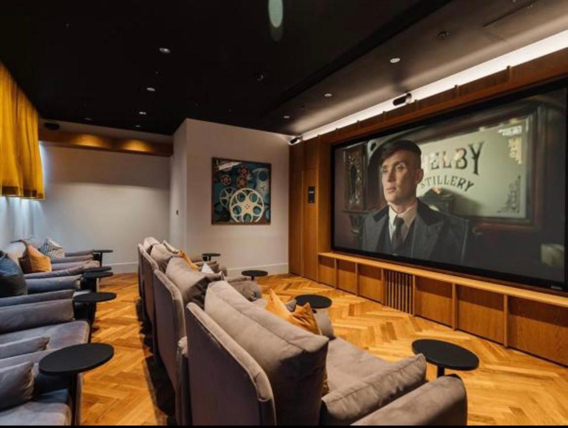 The Moda Mercian - 1 Bedroom Luxury - Cinema - 24 Hour Gym - Sky Lounge - Roof Terrace * Birmingham