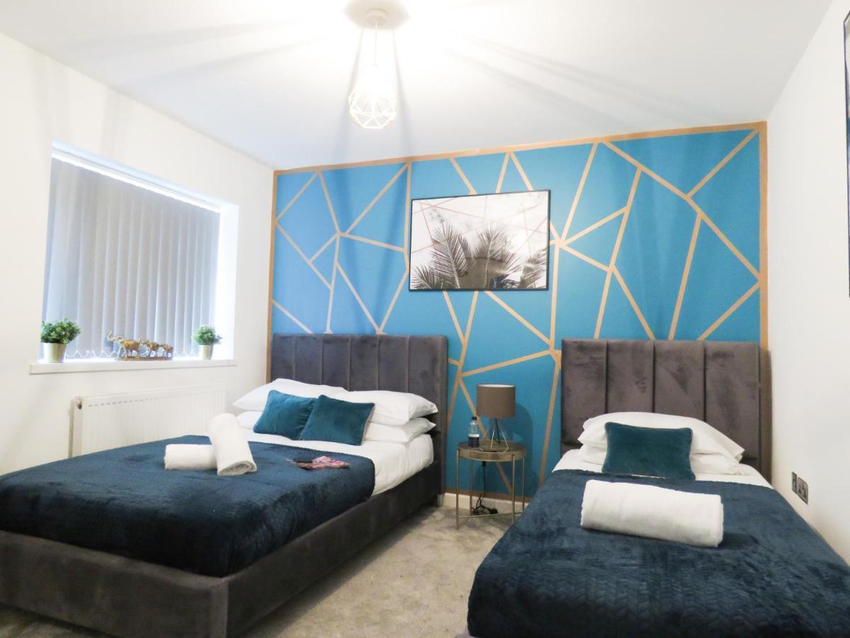 Tudors Esuites 4 Bedroom House With Garden Birmingham
