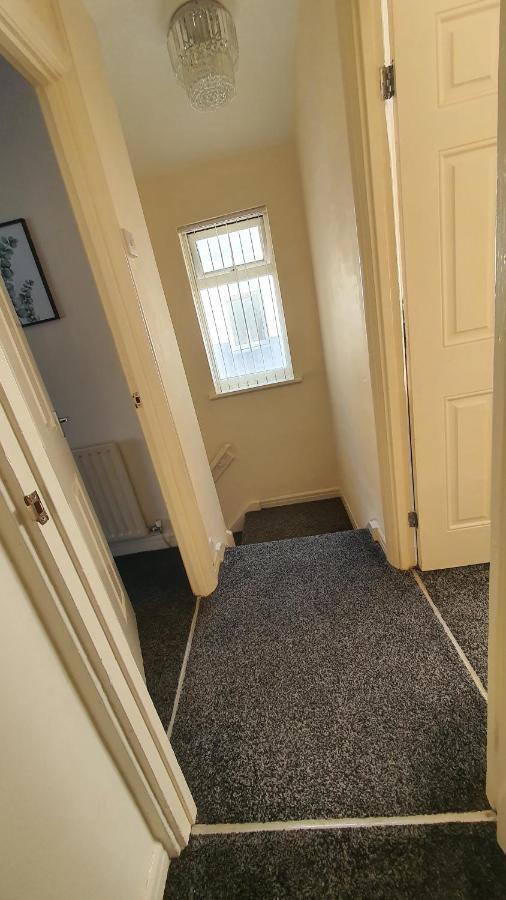 Spacious 3-bedroom In With Driveway Parking