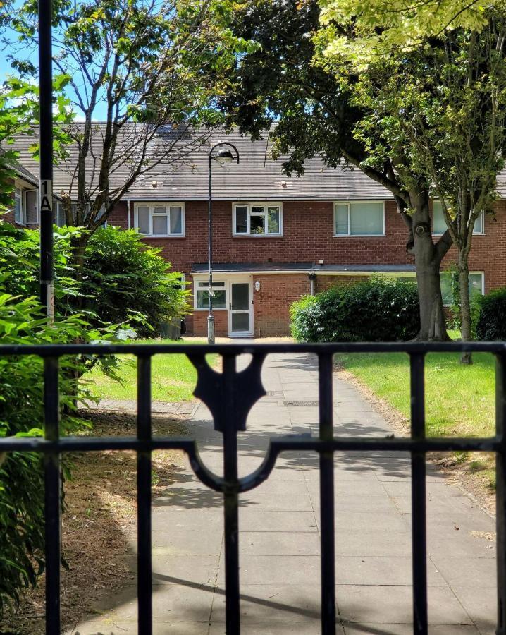 Nr Centre, 5 Bed, Luxe Holiday home Birmingham