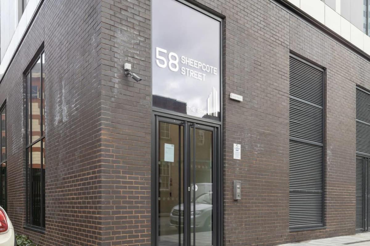 Stylish 2 Bed On Broad Street! Birmingham