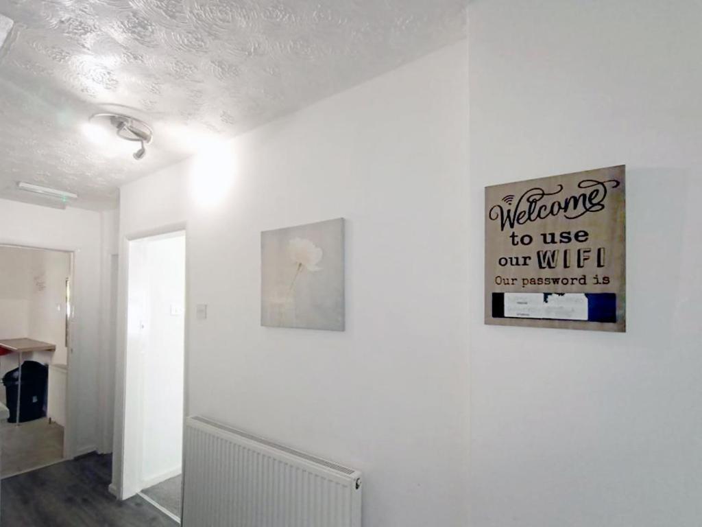 Cozy 4 Bedroom House In Smethwick With 4 Bathrooms Perfect For Contractors And Families