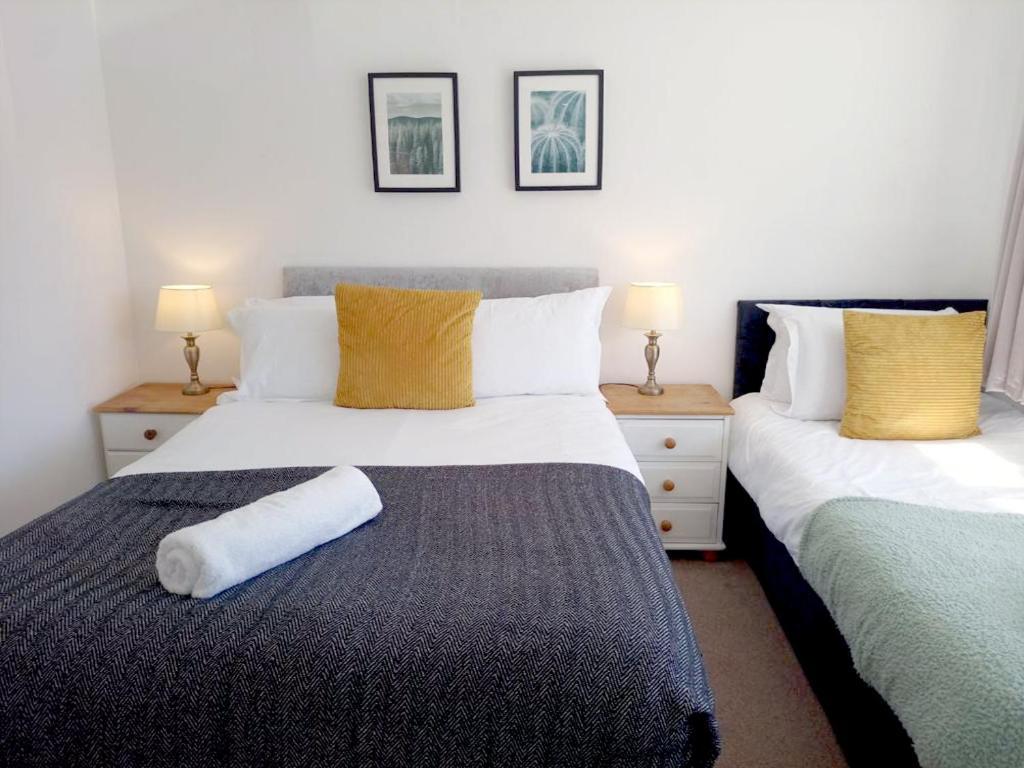 Cozy 4 Bedroom House In Smethwick With 4 Bathrooms Perfect For Contractors And Families * Birmingham