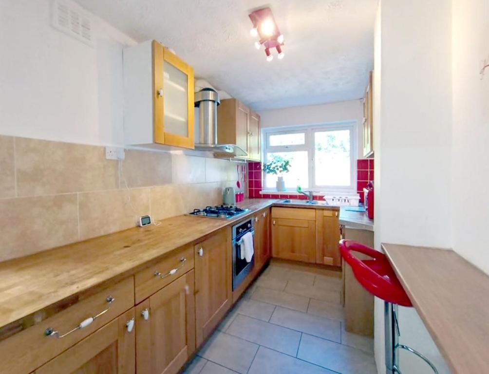 Holiday home Cozy 4 Bedroom House In Smethwick With 4 Bathrooms Perfect For Contractors And Families Birmingham