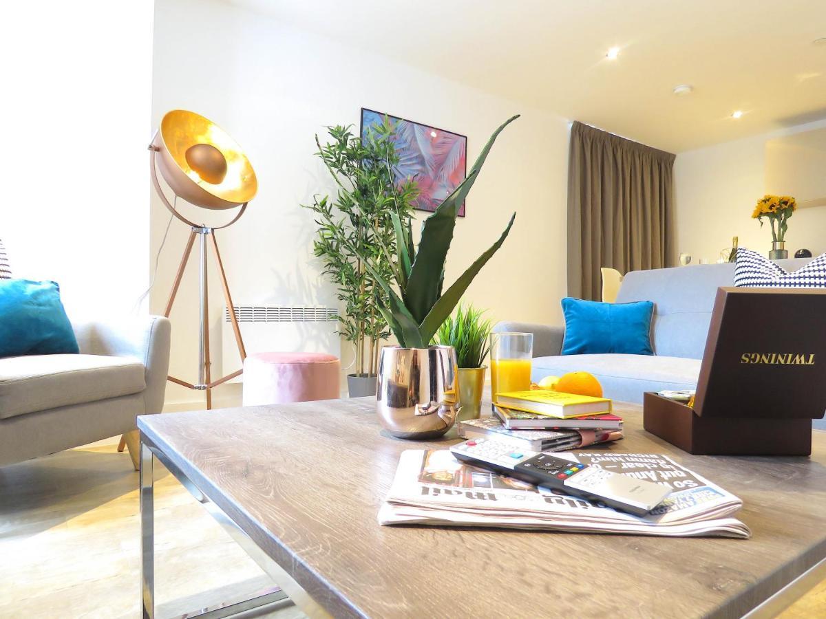 Tudors Esuites Corporate *