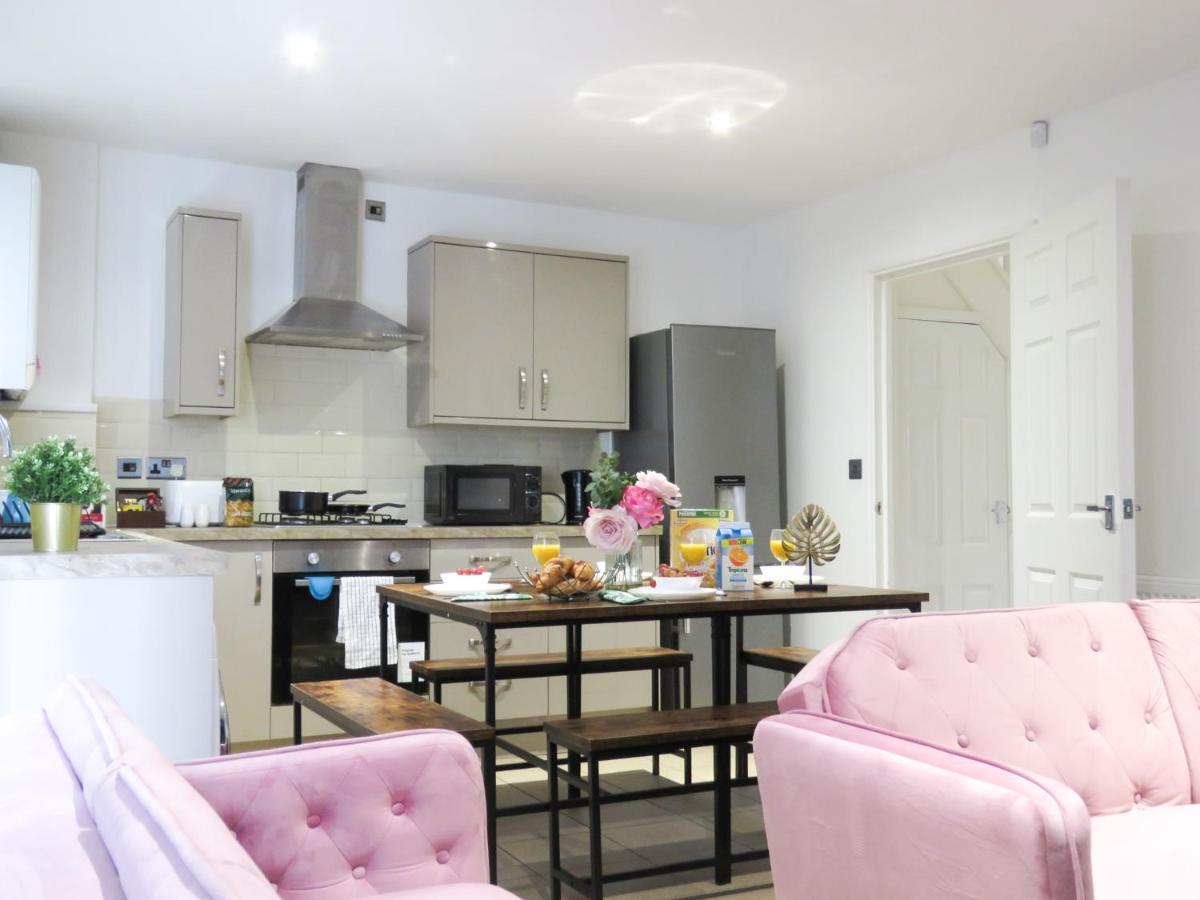 Holiday home Tudors Esuites 4 Bedroom House With Garden *
