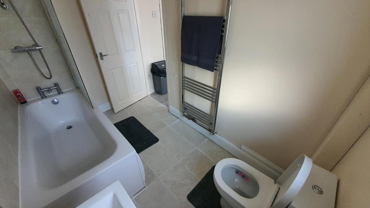 Spacious 3-bedroom In With Driveway Parking Apartment Birmingham