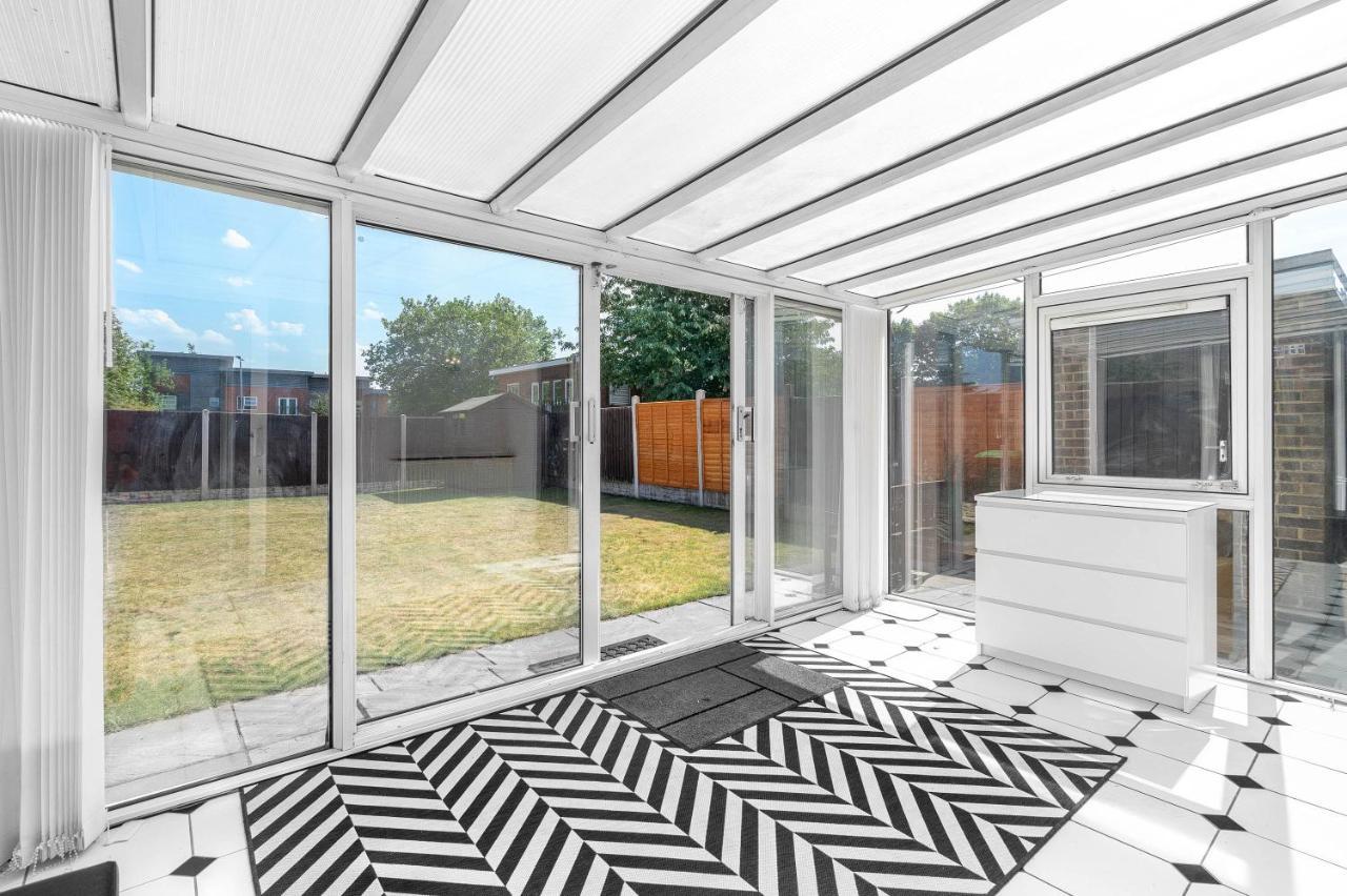 Contractor's Haven: Modern 4-bedroom With Multi-vehicle Parking * Birmingham