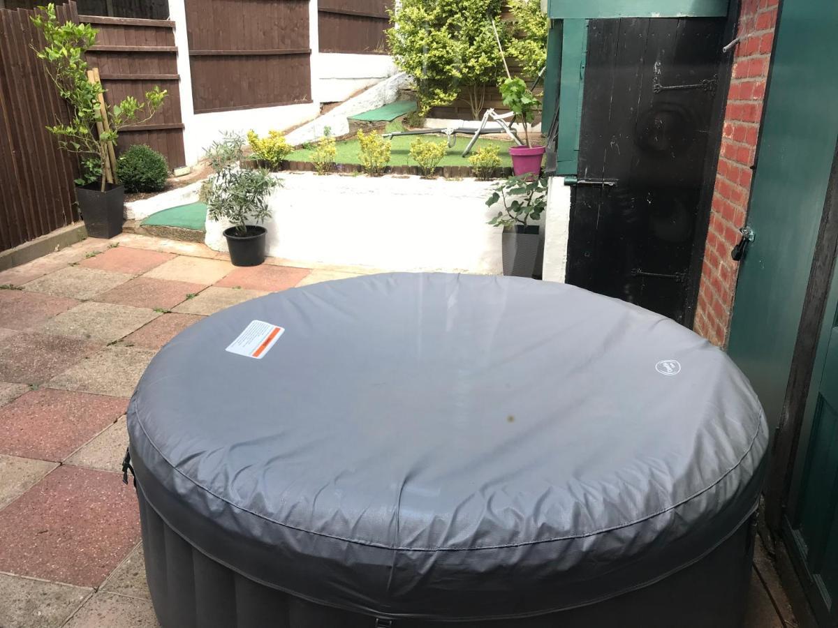 3 Bedroom With Stunning Views And Hot Tub *