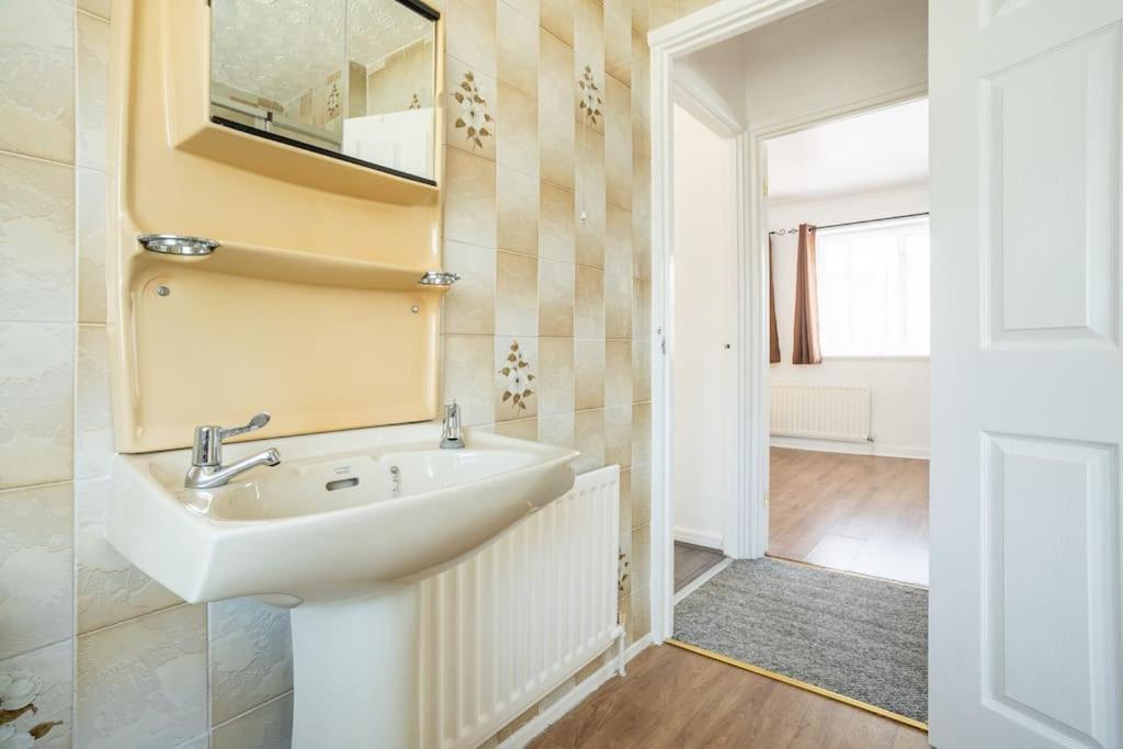 Cosy House #lea Hall Train Station #bhx #nec #nia Birmingham