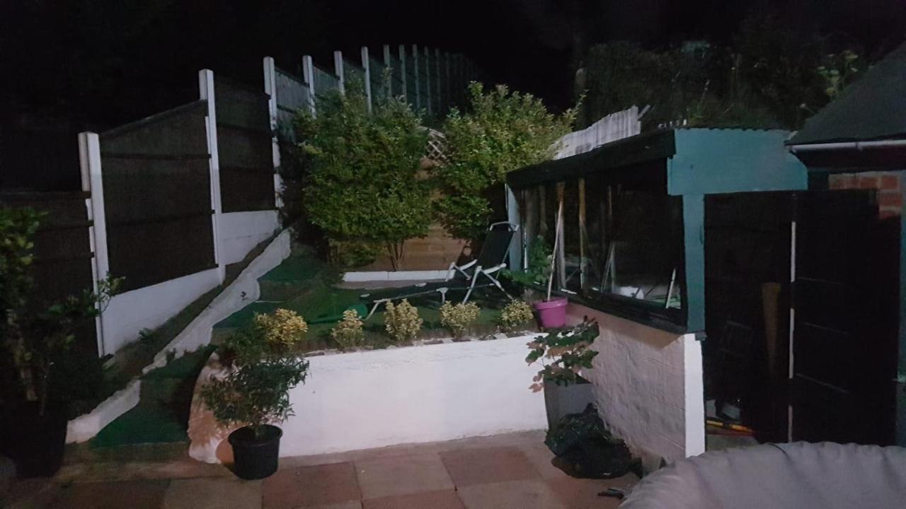 3 Bedroom With Stunning Views And Hot Tub Holiday home