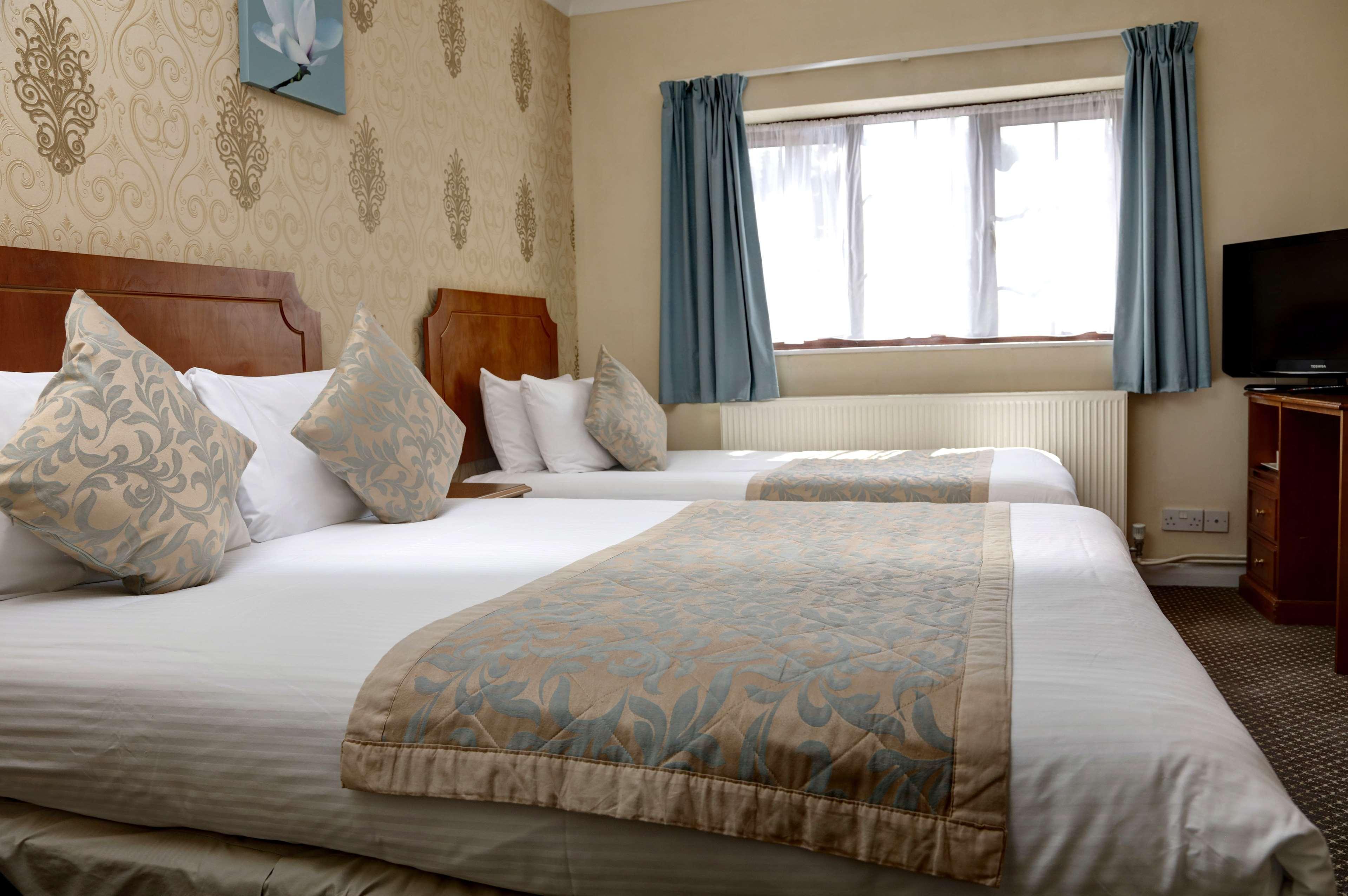 Bridge House Hotel 3*