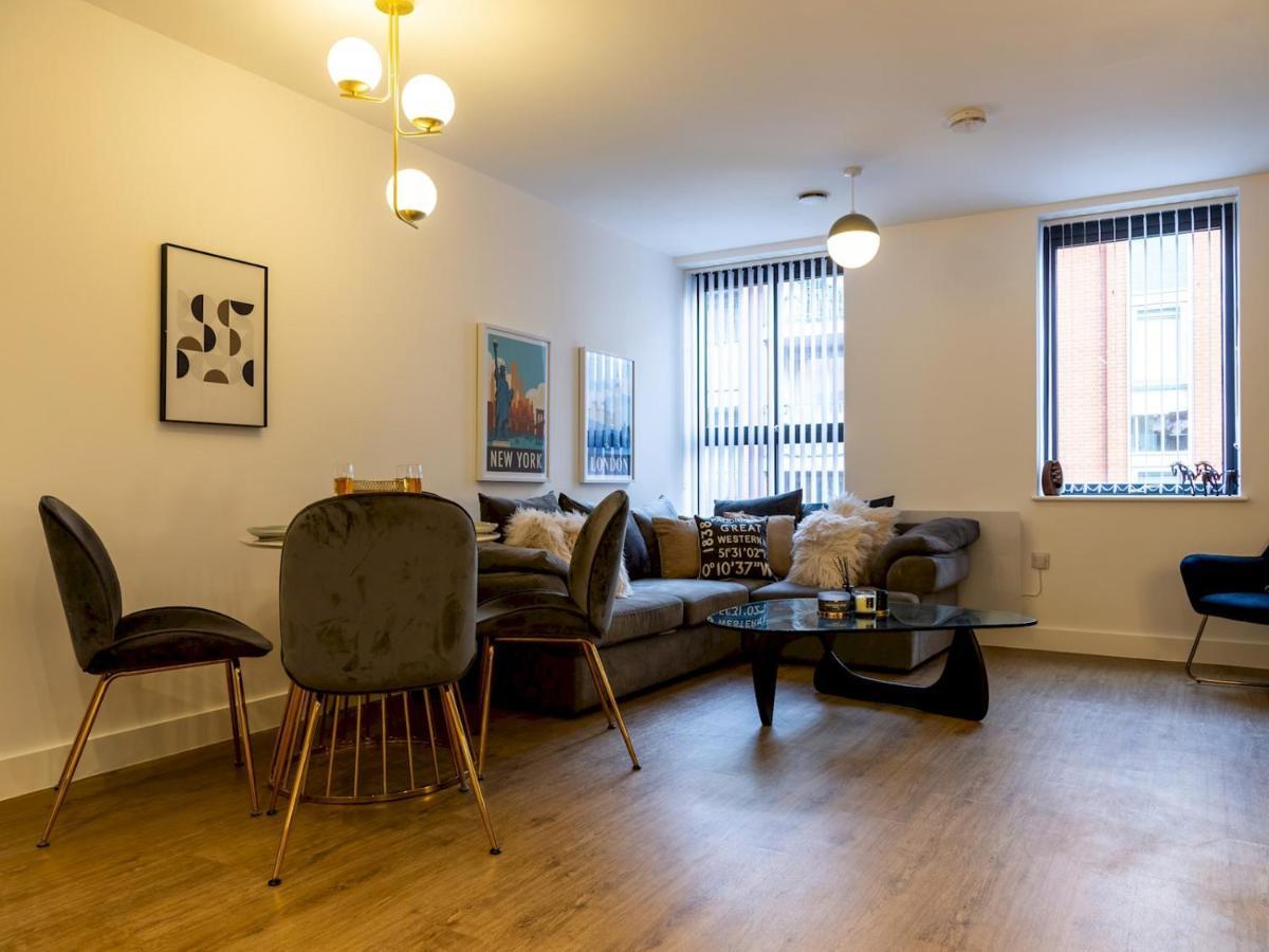 Pass The Keys Super Luxurious 1 Bed Jewellery Q