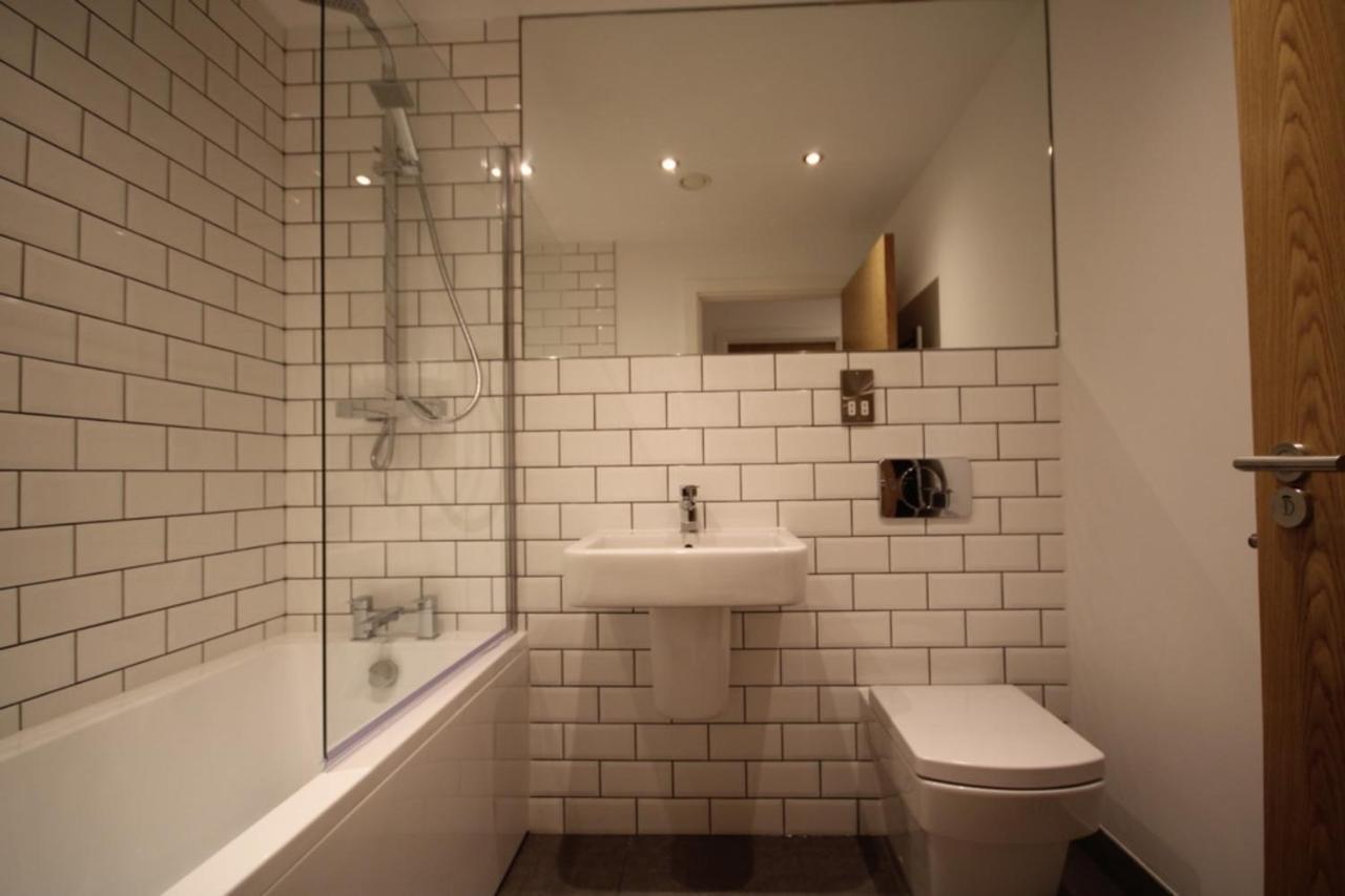 Premium Stunning Two Bedroom - Central - Mailbox - Bullring Apartment *