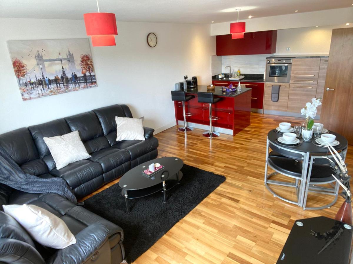 Swanky 2 Bdr Apt/opp Edgbaston Cricket Ground/free Parking * Birmingham