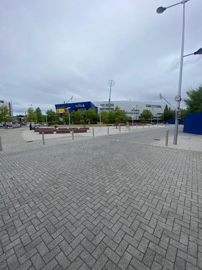 Swanky 2 Bdr Apt/opp Edgbaston Cricket Ground/free Parking Birmingham