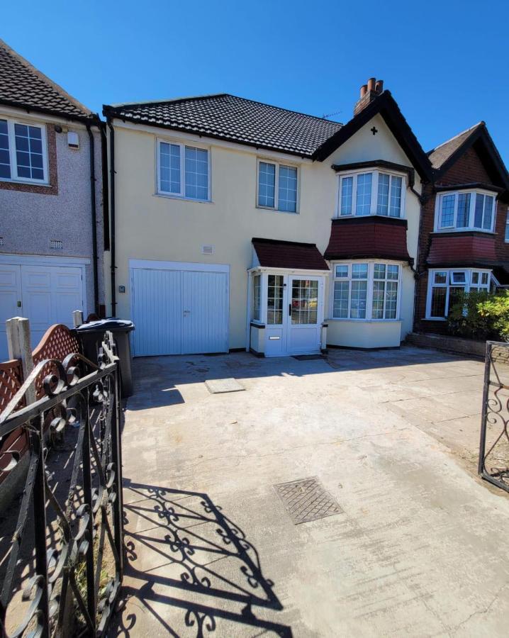 Holiday home Large 5 Brh For Contractors,families And Business Free Parking