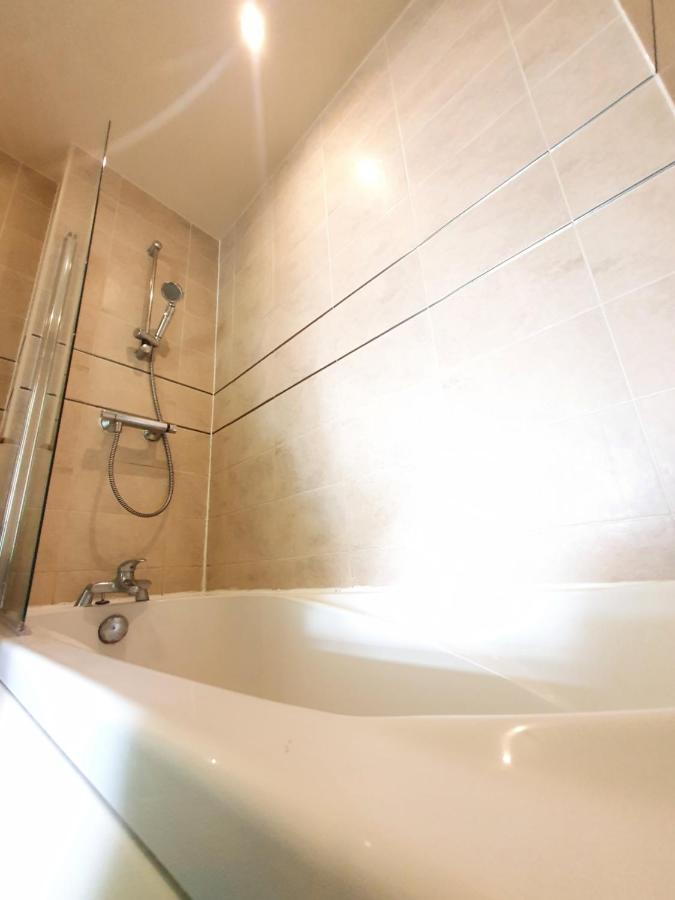 Spacious Modern 1 Bed - Centre *