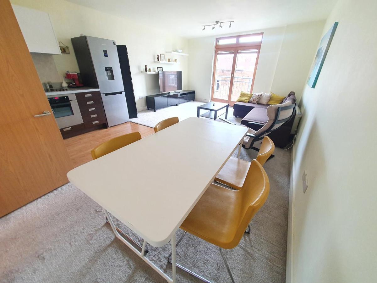 Apartment Spacious Modern 1 Bed - Centre *